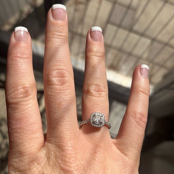 Tiffany & Co Platinum Engagement Ring - Picture 13 of 13